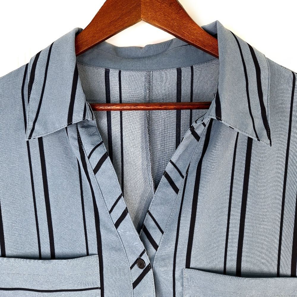 Lapel Collar Button Down V-Neck Striped Blouse w/ Pockets Sz 2X - Picture 2 of 9